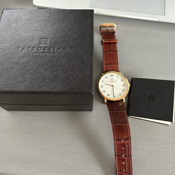 TATEOSSIAN
Rotondo Guilloché Ultra Slim Watch - Picture 4 of 6